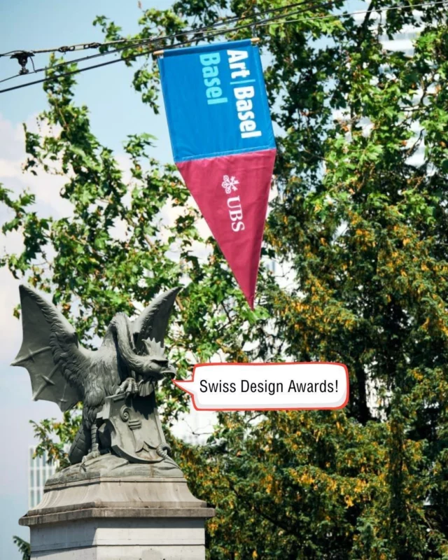 10 alumni de la Head Genève sont finalistes aux Swiss Design Awards 2025
Dans le cadre des Swiss Design Awards 2025 qui se déroulent à l’occasion de Art Basel, 10 diplomé-e-x-s de la HEAD sont finalistes dans les 4 catégories suivantes:
</> Design textile et mode
(ou on retrouve celle qu’on a eut le plaisir de croiser à Paris récemment : 
@lundi.piscine (Lucie Guiragossian) – Bachelor en Design Mode 2015
</> Médiation et scénographie:
</> Photographie
</> Media et Interaction Design:  La cérémonie de remise des Prix suisses de design et du Grand Prix suisse de design aura lieu le Lundi 16 juin 2025 à 16h30 suivi du vernissage Swiss Design & Art Awards de 18h00 à 22h00.
L’exposition Swiss Design Awards a lieu en parallèle d’Art Basel et rassemble chaque année près de 12’000 visiteurs. 53 projets finalistes des Prix suisses de design y sont présentés.
Swiss Design Awards 2025
Du 17 au 22 juin 2025
Halle 1.1, Messe Basel
Entrée libre  @headgeneve 
@artbasel  #swissdesignawards #textile #design #swisstalents #switzerland  #standwithukraine 💙💛