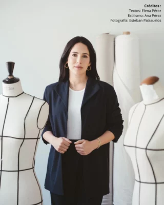 Regina Polanco, la fondatrice de Pyratex a les honneurs de la presse espagnole.  Il faut dire que cette jeune femme, nommée "la gourou du textile" veut nous habiller avec des tissus innovants, comme la fibre d'algue ou de banane. Elle a développé avec son équipe toute une gamme de produit, innovante, écologique, certains issus de matières recyclées qui veulent « mettre à la retraite » les tissus synthétiques de l'industrie de la mode.
Interview (en espagnol) à retrouver sur:
<> elespagnol com
<> elpaïs
<> ou grâce à un autre article sur le site Foro de Marcas renombradas Espagnolas
👆 vous pouvez trouver les liens des articles dans la bio👆  @pyratex_  #mode #fashion #circularity #sustainable #innovation #pyratex #fabrics  #standwithukraine 💙💛